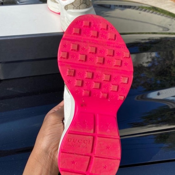 Gucci Rhyton Sneakers - Picture 6 of 6